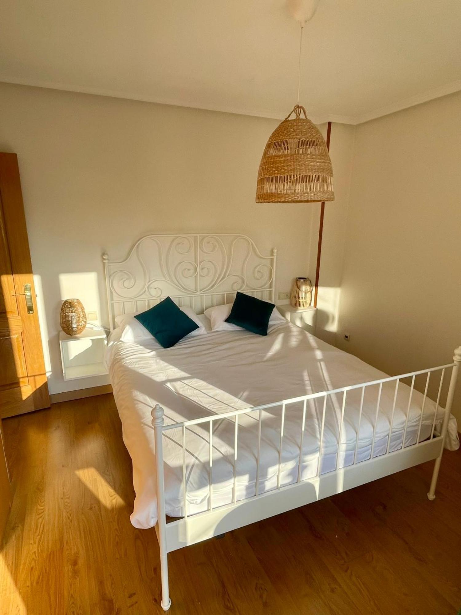 La Santina Y Su Jardin Appartement Avilés Buitenkant foto
